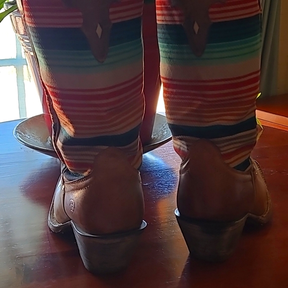 Ariat Tan Western Boots - Picture 4 of 12